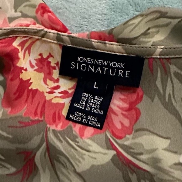 Jones New York Luxury Silk Floral Ruffle Blouse Size Medium - Picture 2 of 8